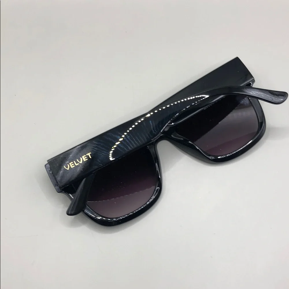 Velvet Eyewear Jane Sunglasses Black Oversized Cat Eye